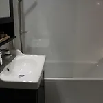 Augusta Street 213 - 2 Dto Apartmán