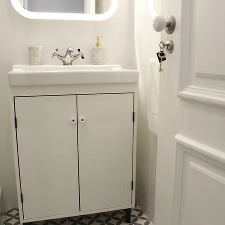 Апартаменти Augusta Street 213 - 2 Dto *