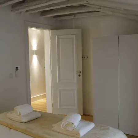 Augusta Street 213 - 2 Dto Appartement